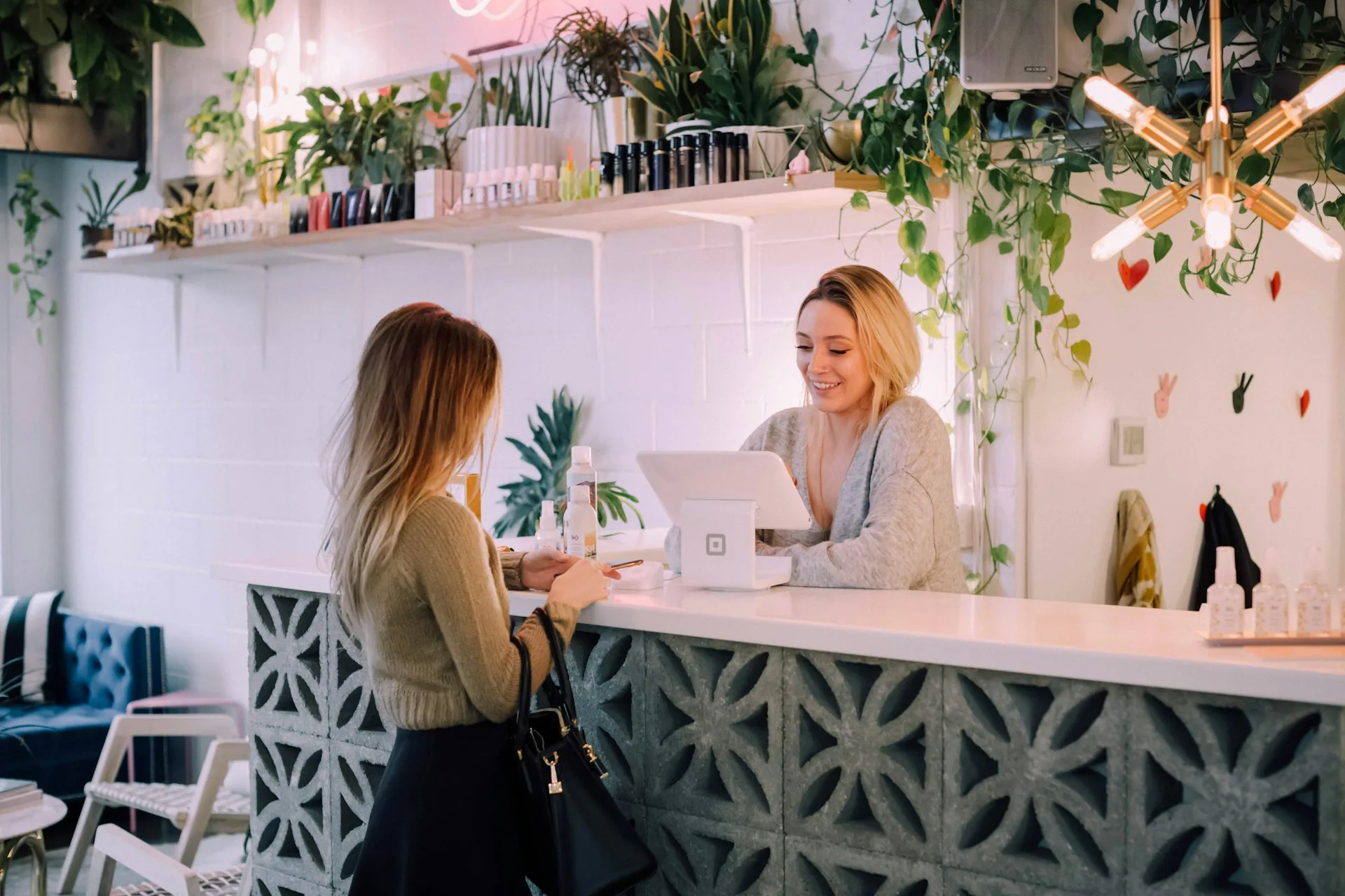 10 Best Ways to Anticipate Customer Needs and Improve Customer Experience