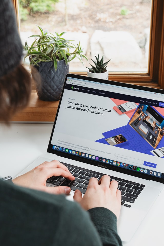 Why Global Ecommerce Market Is Important Image