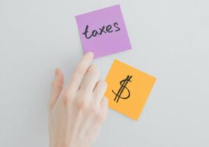 Blogging and Taxes What You Need to Know Image